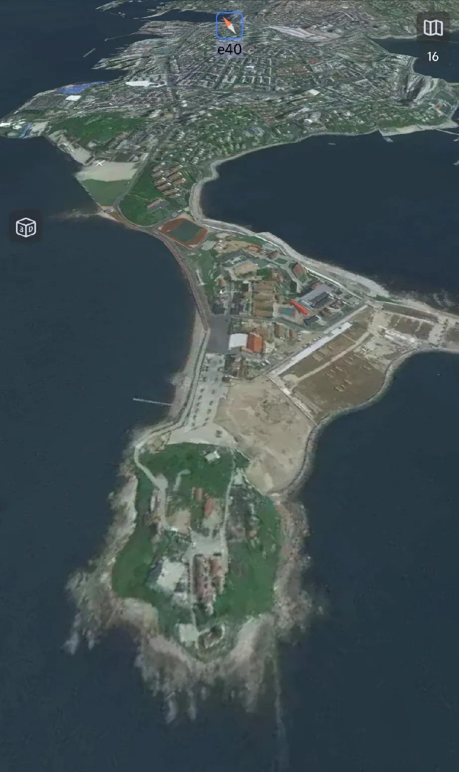 这是哪个城市？城市就建在这个半岛尖尖上，三年都是海，一旦被海上包围跑都跑不了。