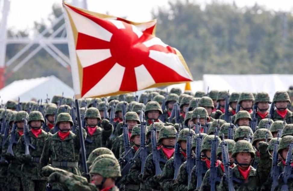 中国重拳出击，彻底锁死日本！在昨天的文章中，讲了一下日本模拟进攻辽宁舰的事。对此