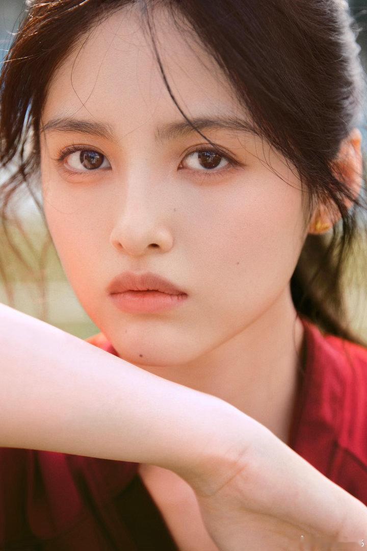 星女郎雪野新人美看完雪野线下扫楼路透，终于理解为什么会被选为星女郎。气质干净柔和