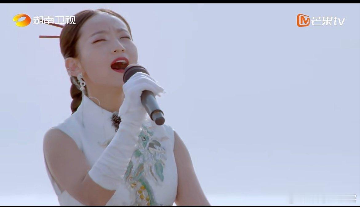 蔡程昱拉丹珠唱山河图点燃全场 美声与民族的神仙适配度！蔡程昱高音开阔大气，拉丹珠