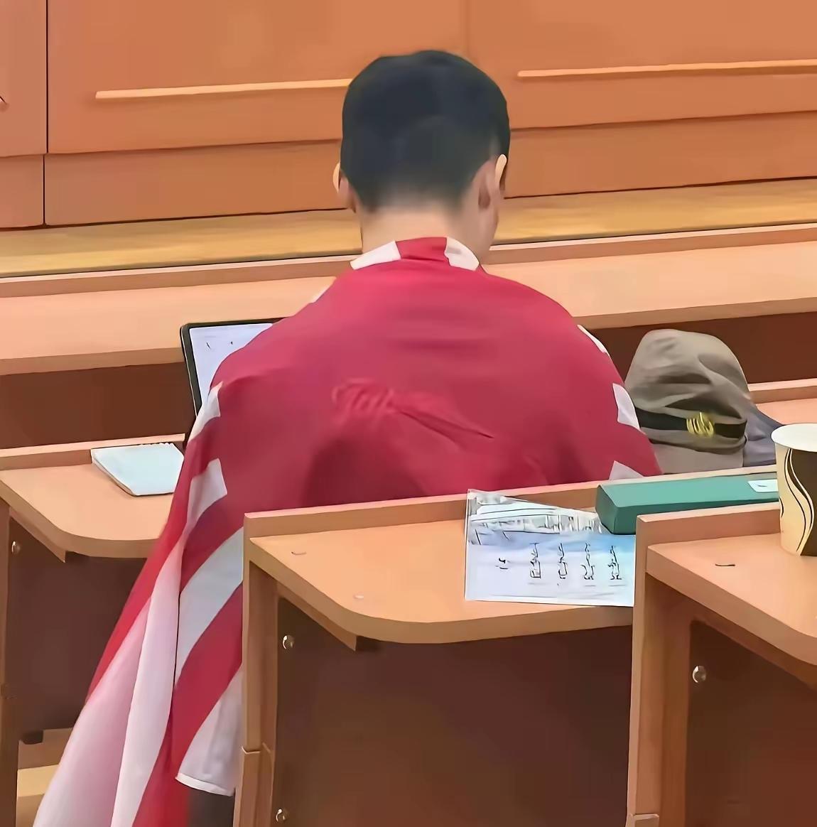 南京籍留学生陈宇昕感觉不像是中国人。
因为作为一名中国人都知道那段历史带给我们的