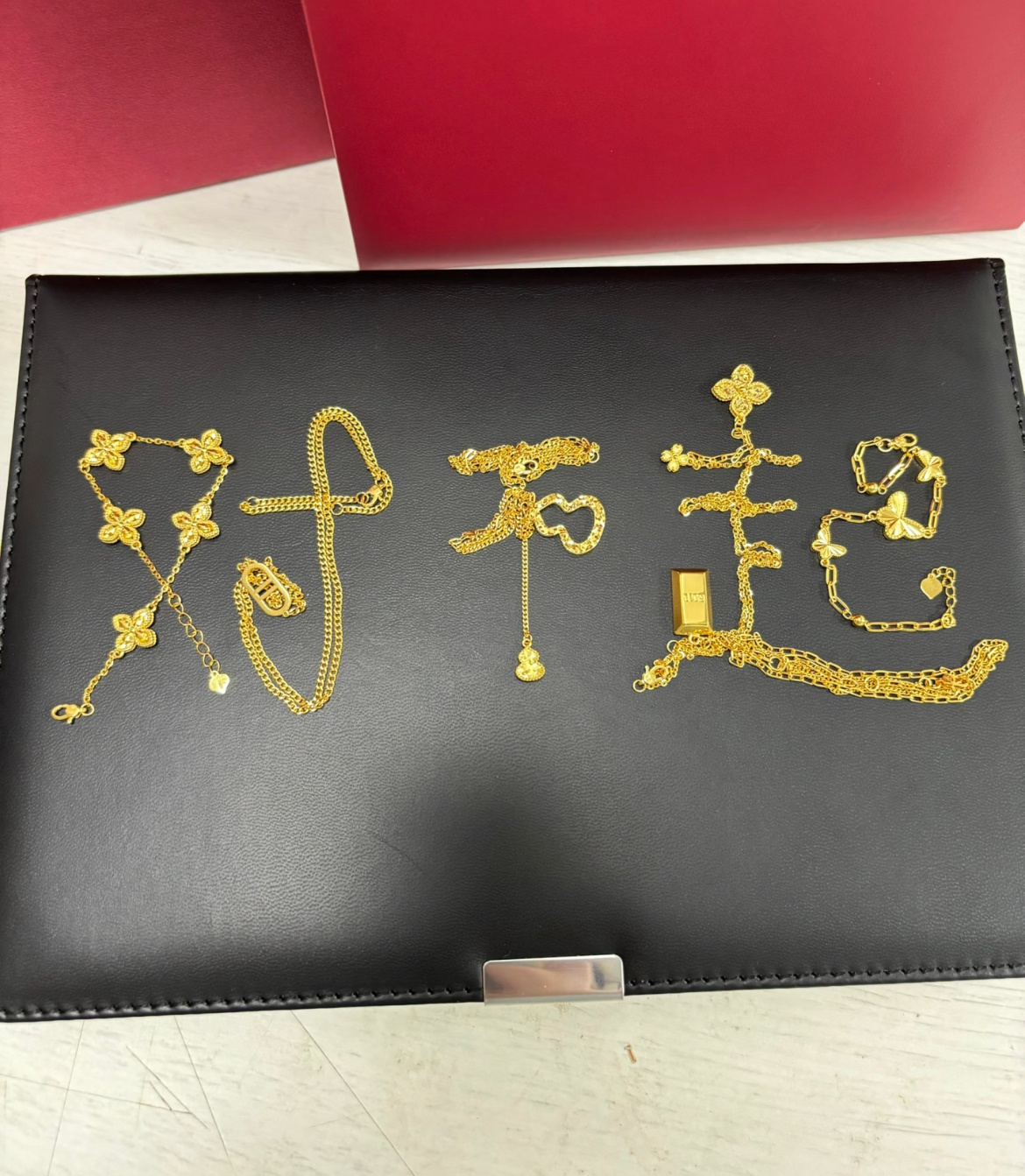 这才是真正的道歉有多少人少年时嗤之以鼻的人情世故，在多年后逐字学习。我觉得真正的