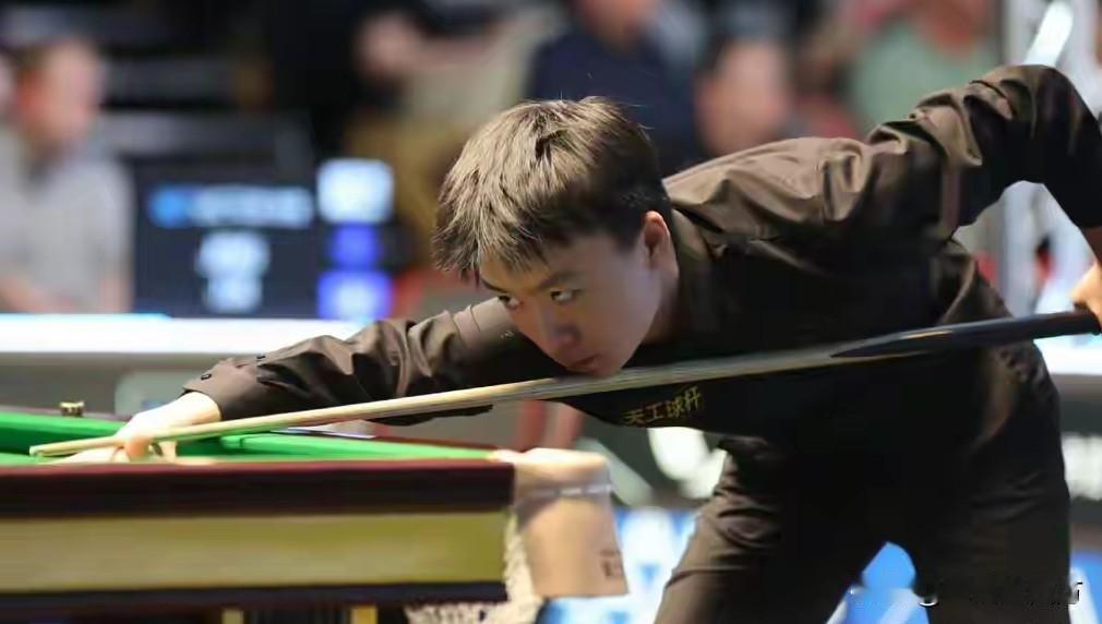 斯诺克苏格兰赛进入了1/8决赛，截至目前，已决出6个八强席位，已经出场的四位中国