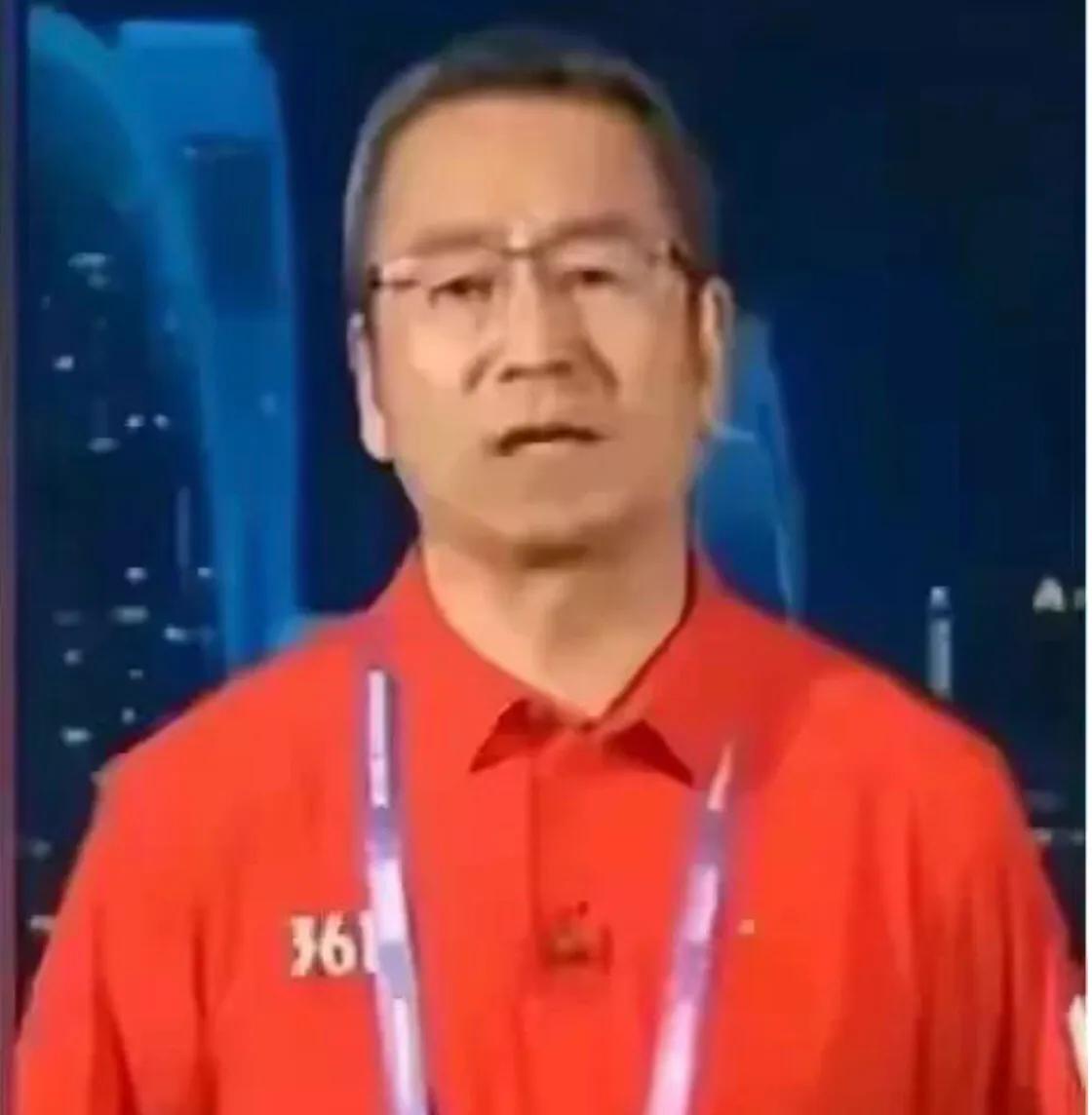 全红婵夺冠[耶]白岩松主持一句不屑评论引发网友质疑。
白岩松称赞了陈芋汐的表现，