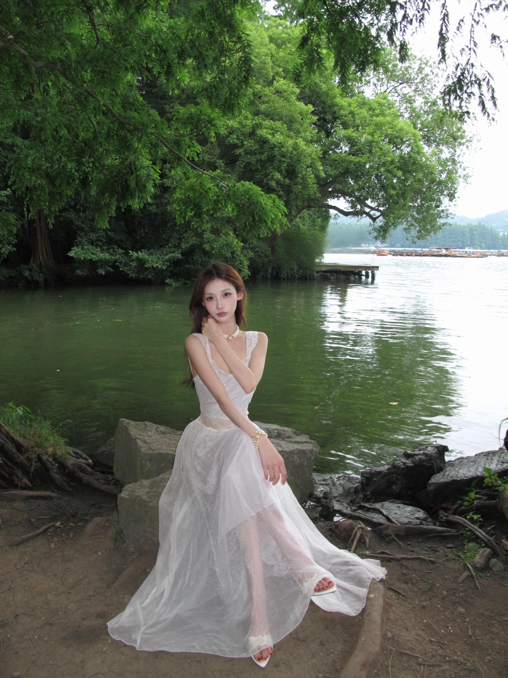 又到西湖夏