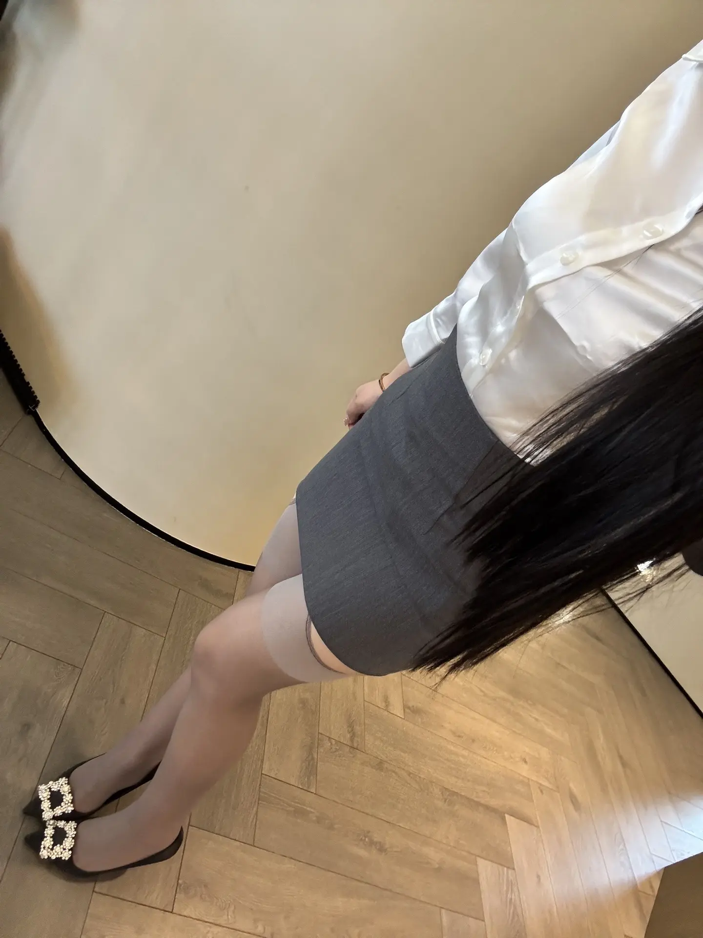 今日穿搭 基础款 灰丝 职场穿搭