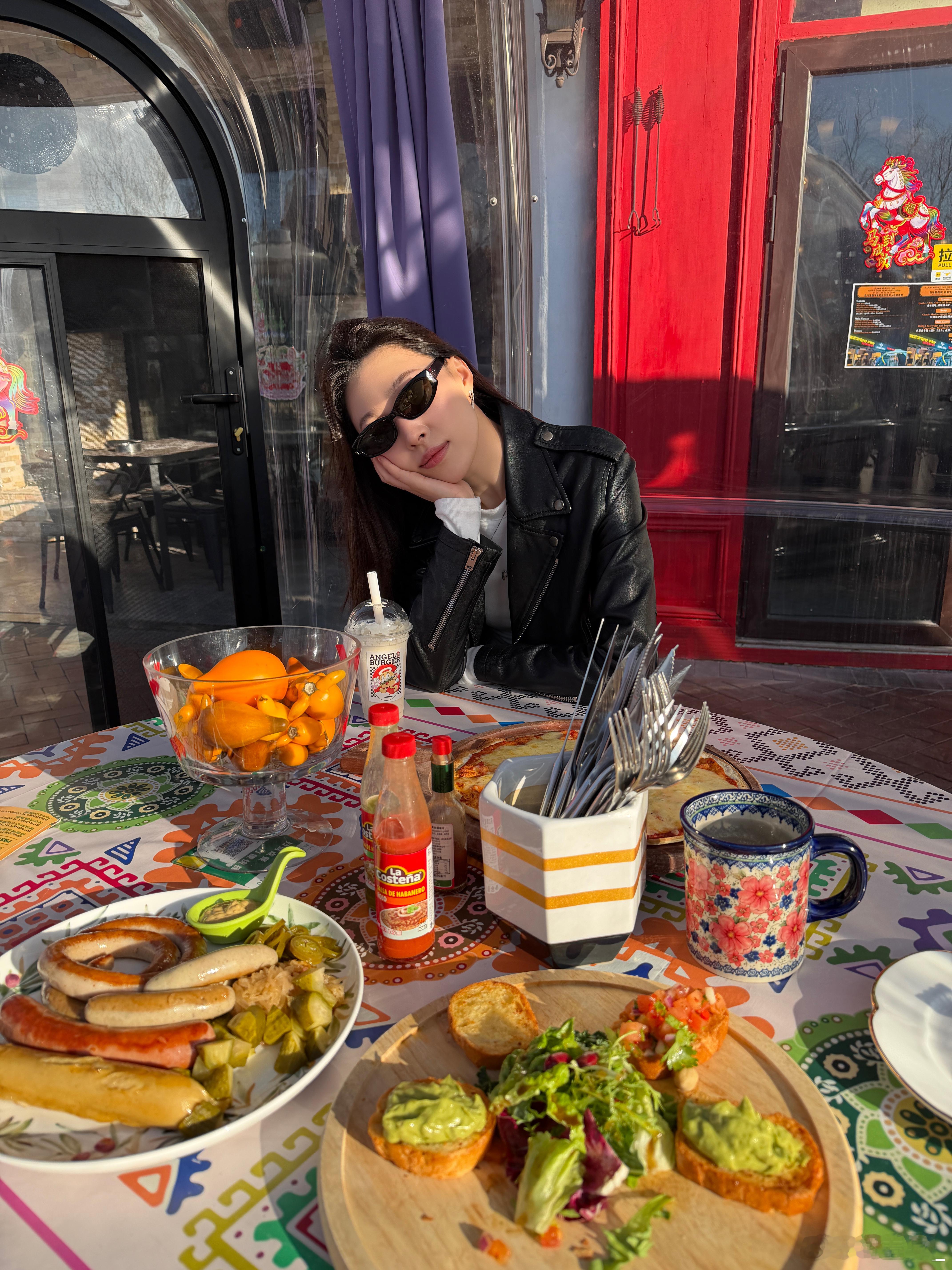 一只脚准备跨进新年咯一切都会好起来的！潘羞月Cynthia