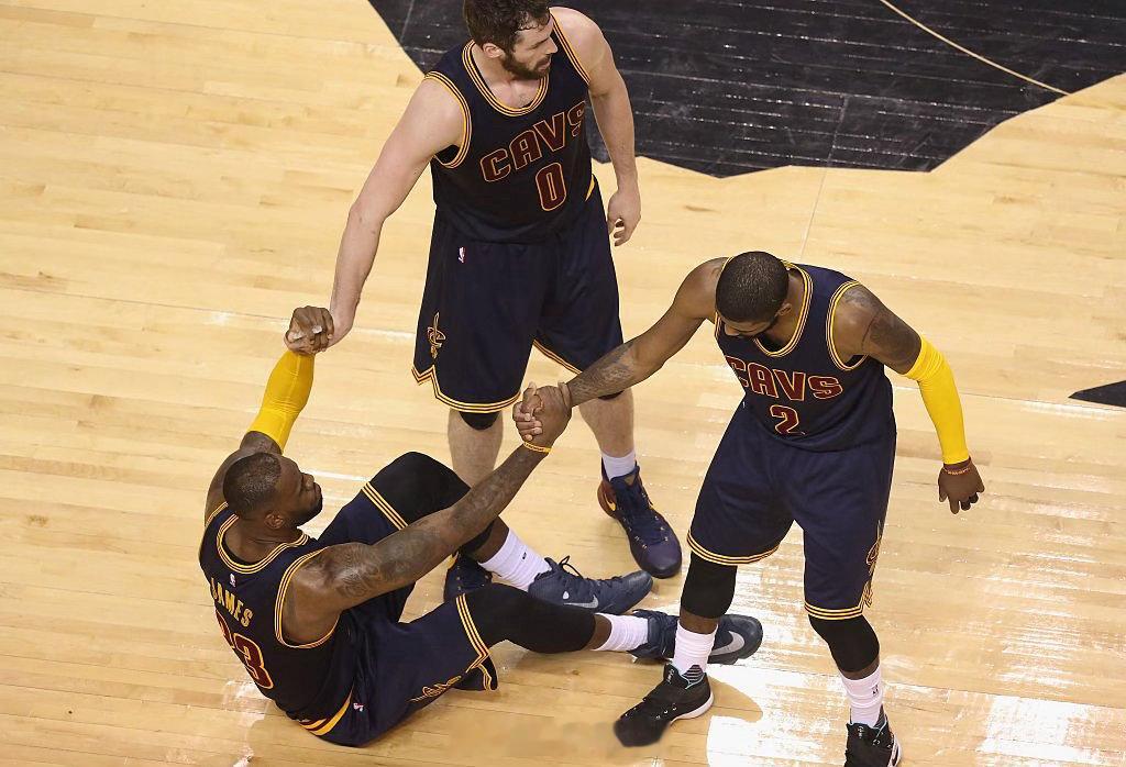 NBA现役总亚军最多的球员TOP3勒布朗-詹姆斯（6次）凯里·欧文（3次）凯文-