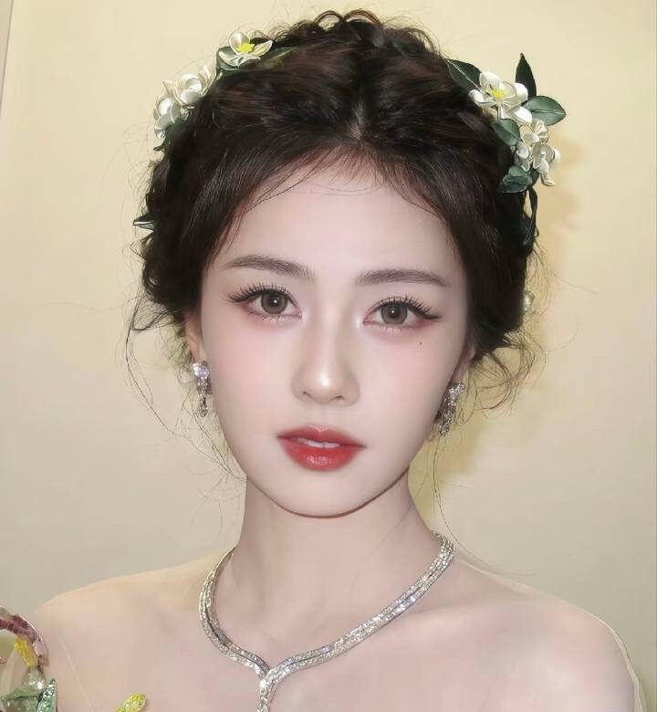 白鹿田曦薇入围全球百大最美面孔白鹿上榜不意外，真的很美，而且海外人气也很高，很多