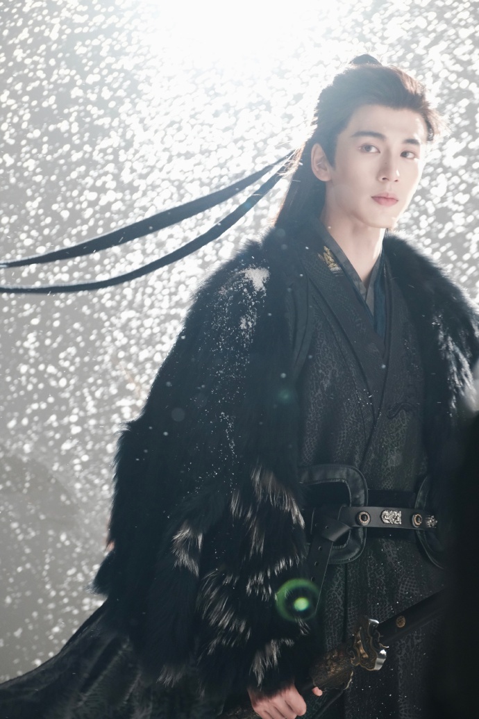 看到这样的谢征真的没有不心动的理由，征的好帅。。 