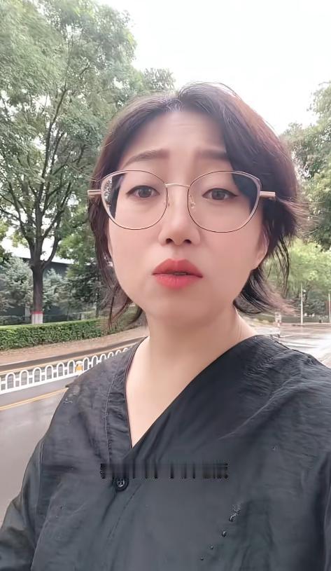 不愧是山西！一名东北女子到太原旅游，逛景点时忙得忘了吃午饭。等到下午饿得前胸贴后