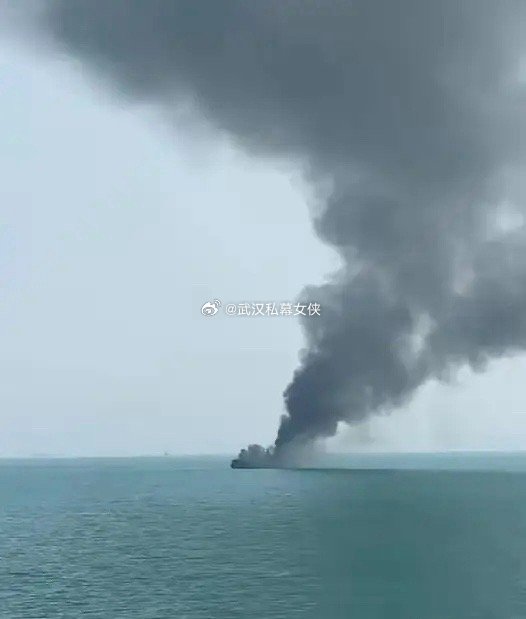 据新华社消息伊朗宣布禁止美以欧船只通过霍尔木兹海峡，伊朗伊斯兰革命卫队表示，属于