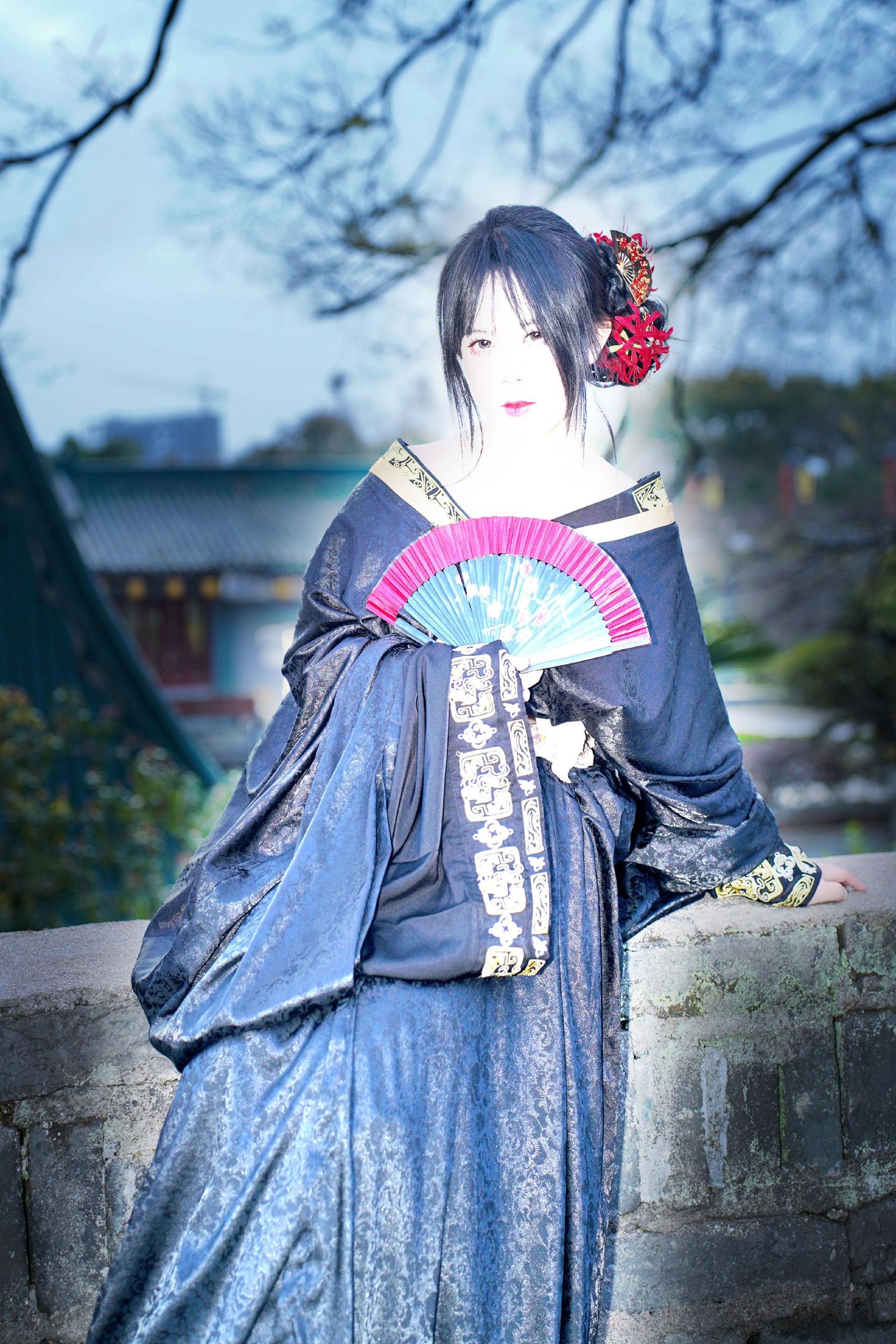 小姐姐很喜欢我拍的冷白皮，从海南打车过来找我拍，拍完后很满意，还请我吃饭