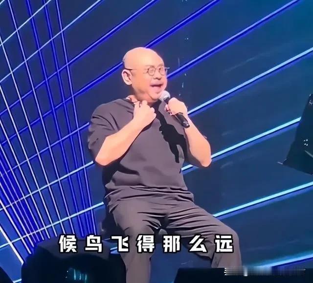  刀郎广州演唱会，告诉大家为啥哭的稀里哗啦的，现在我们大家摆又摆不烂，卷又卷不赢