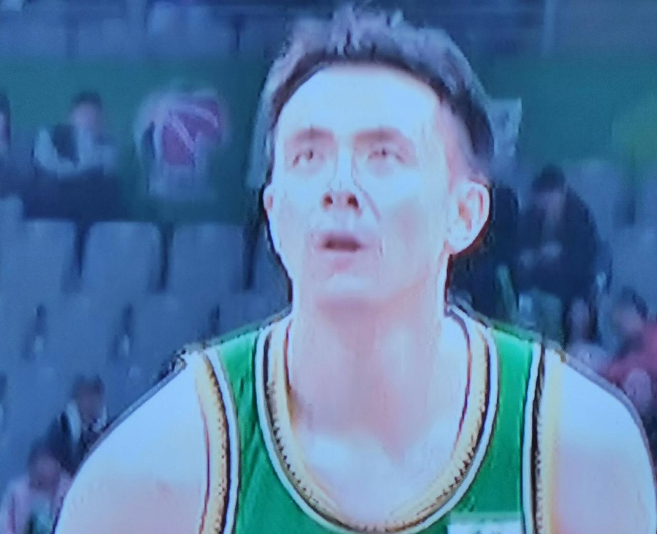 辽宁队太大意，幸亏有莱迪和哈维。
今晚，皮特森在辽宁队主场上演惊魂时刻，第三节一