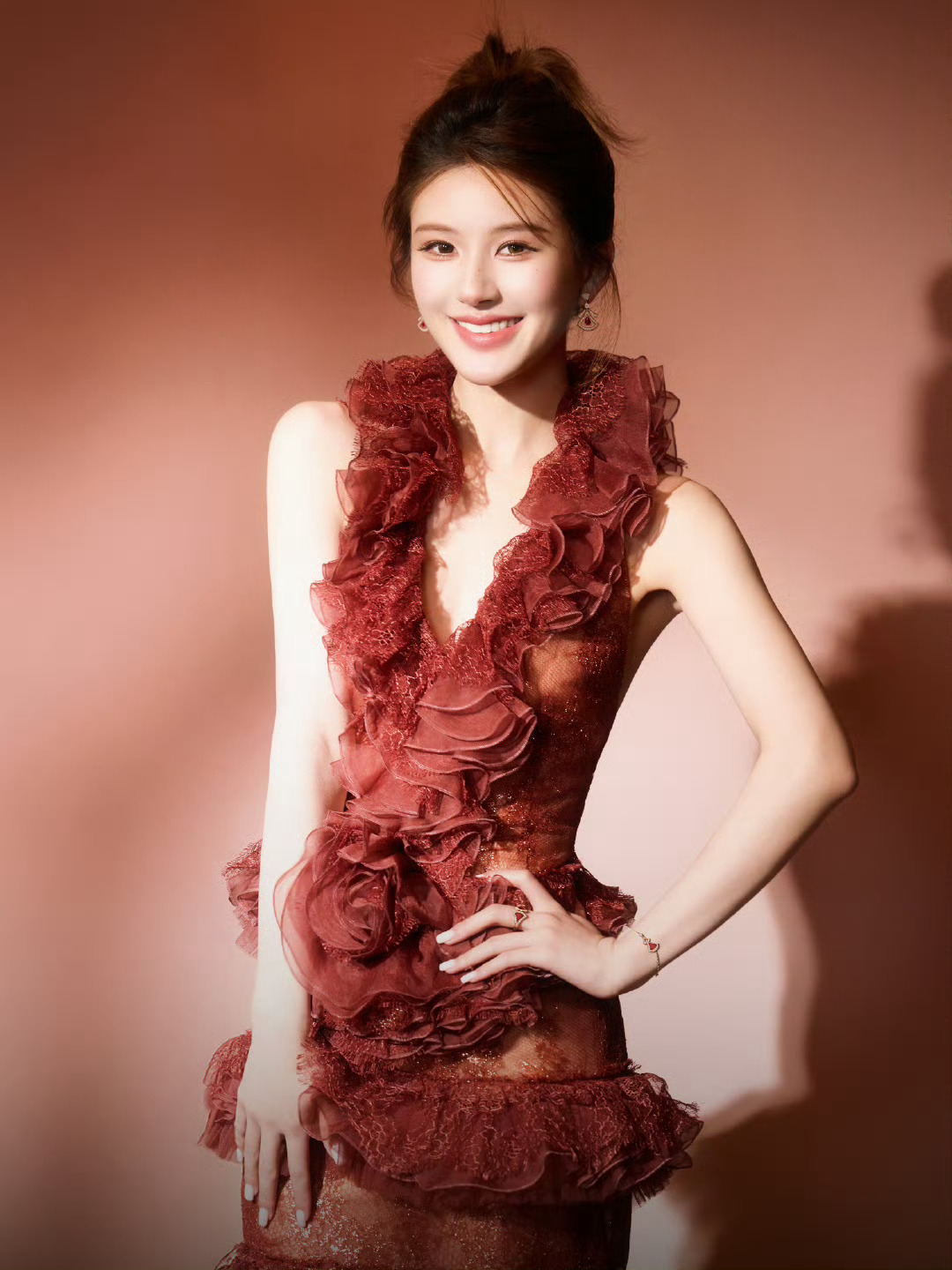 赵露思新商务伯希和暂定3.13宣 