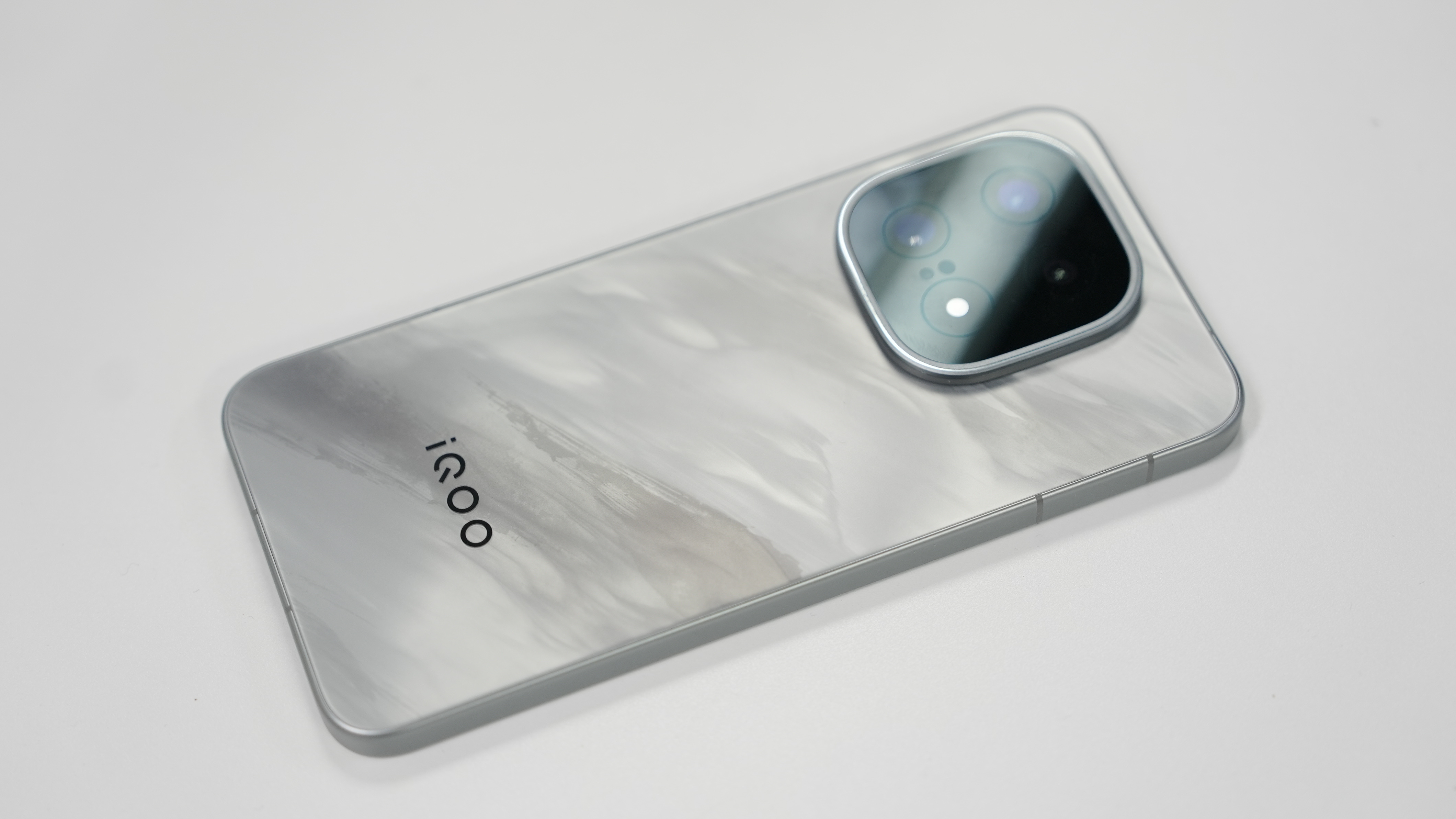 iQOO15配色iQOO屏幕的含金量谁懂啊 蹲iQOO发布会好久了～iQOO 1