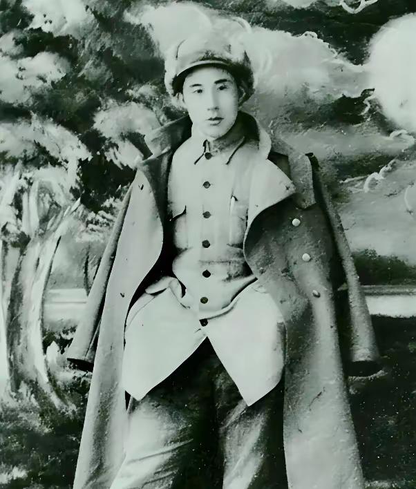1949年，浙江这边出事了。粟裕一听消息，当场气得一掌拍碎桌子。原来当地一股山匪