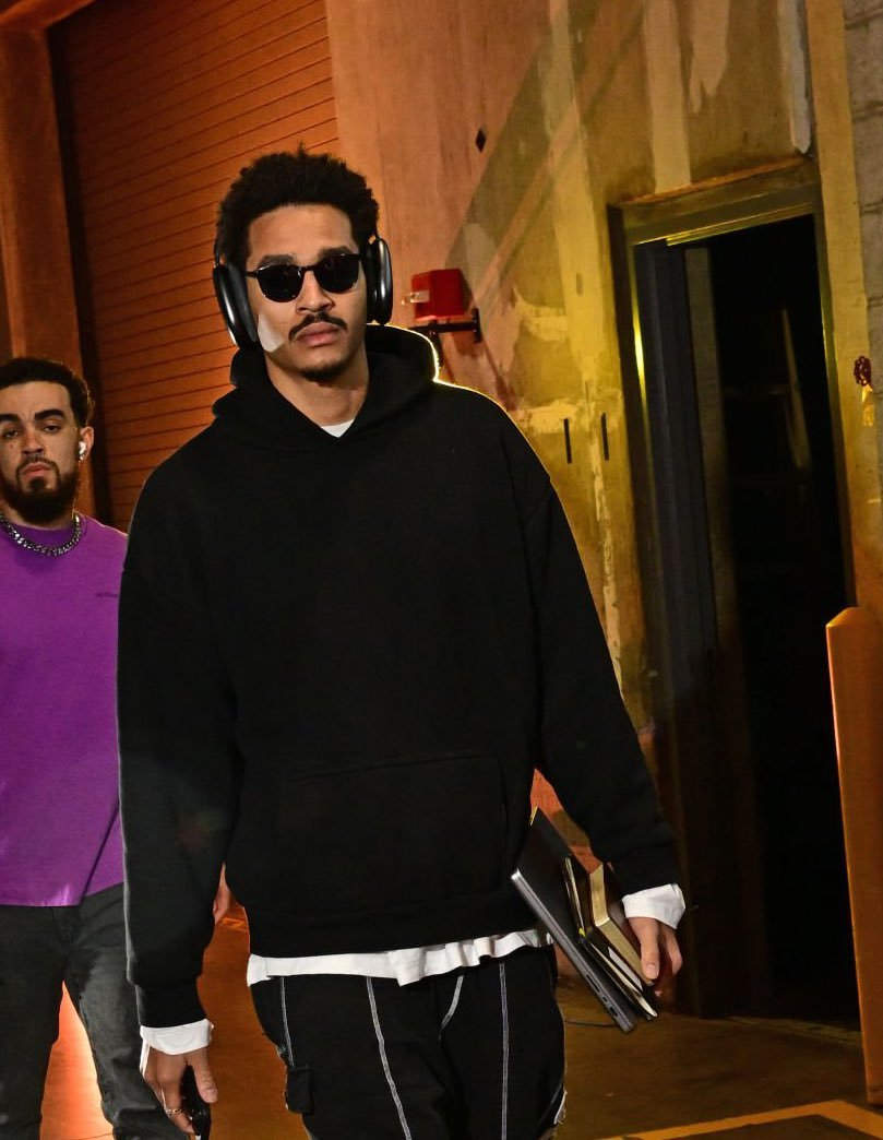 普尔谈当代年轻人都爱社媒的现状：“我从来没刻意这样去做，这几乎是很自然的事情。讲