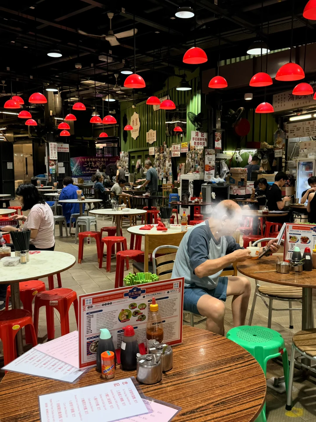 在香港| 藏在尖沙咀闹市中的平民饭堂🍚