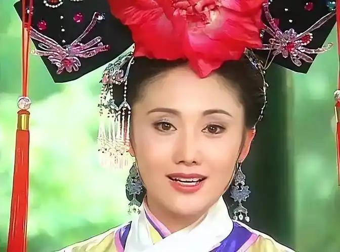 演员娟子说：当年，《还珠格格》剧组的副导演刘芳给我打电话，让我赶紧到剧组来，说导