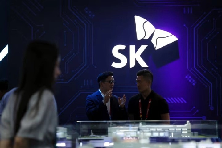 受益于 AI 芯片行业景气上行，SK 海力士计划通过纳斯达克上市募资超 290 