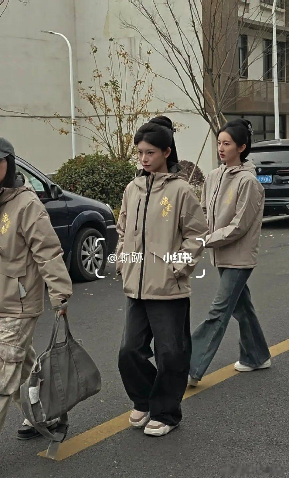 王怡人回来拍戏了？进组嫁金钗 