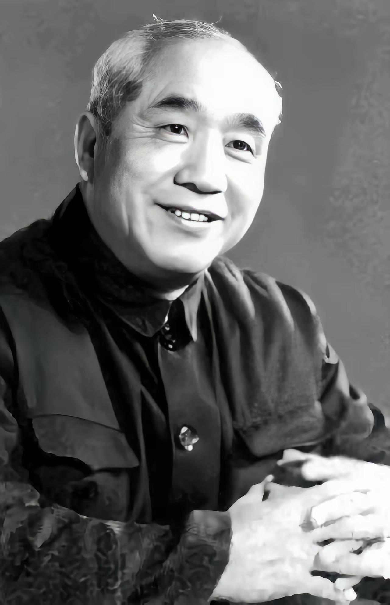 郭全宝，相声说的好，辈分宝字辈，少时常听他作品，业内声望高。