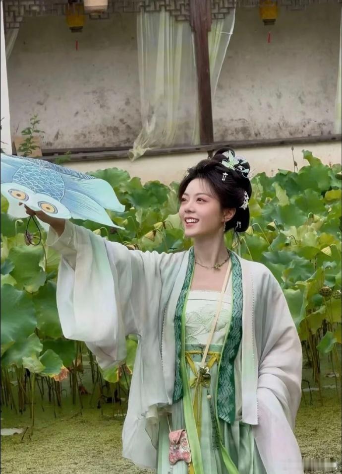 赵今麦王安宇合作一念江南  虞书欣和赵今麦谁更适配一念江南 论烟雨江南氛围感还得