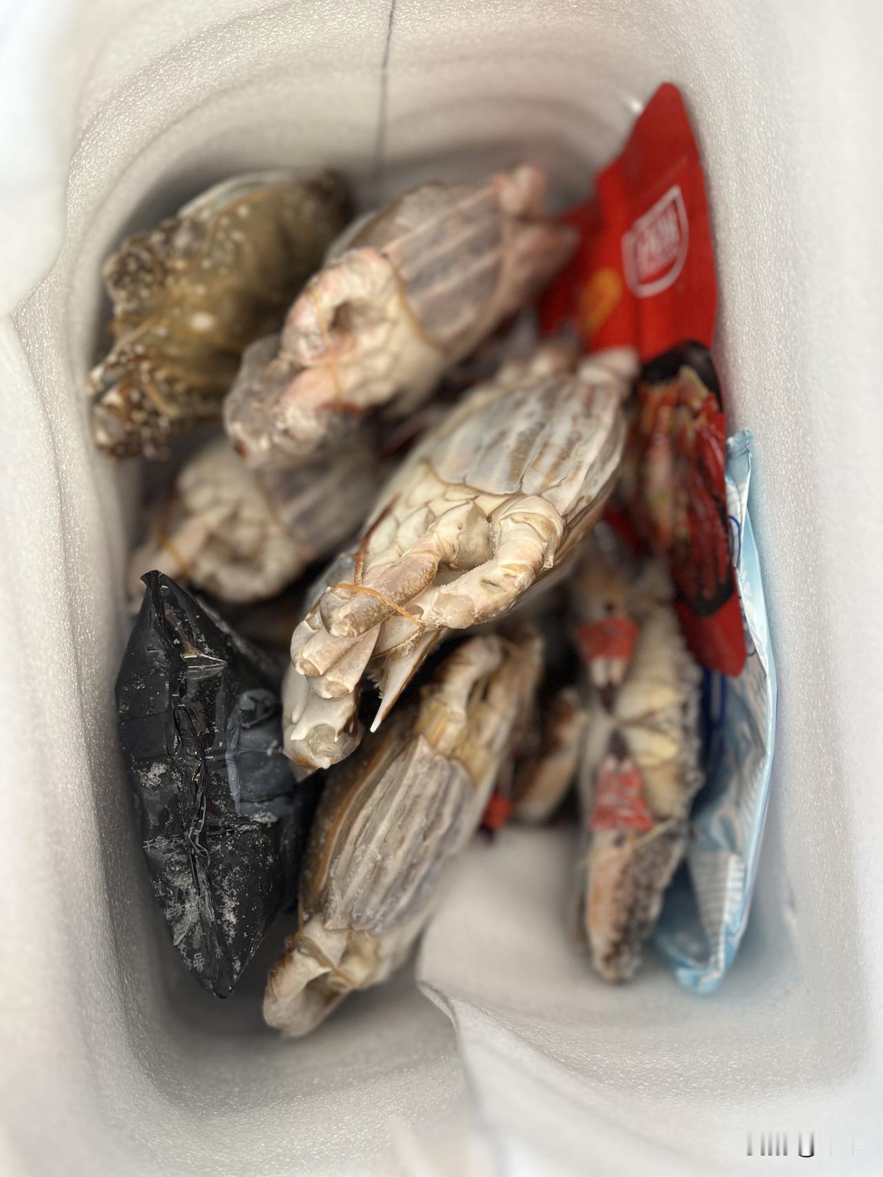 网上买海鲜就是不行啊！

在直播间买了螃蟹，直播间里介绍的可好了，又大又肥，主播