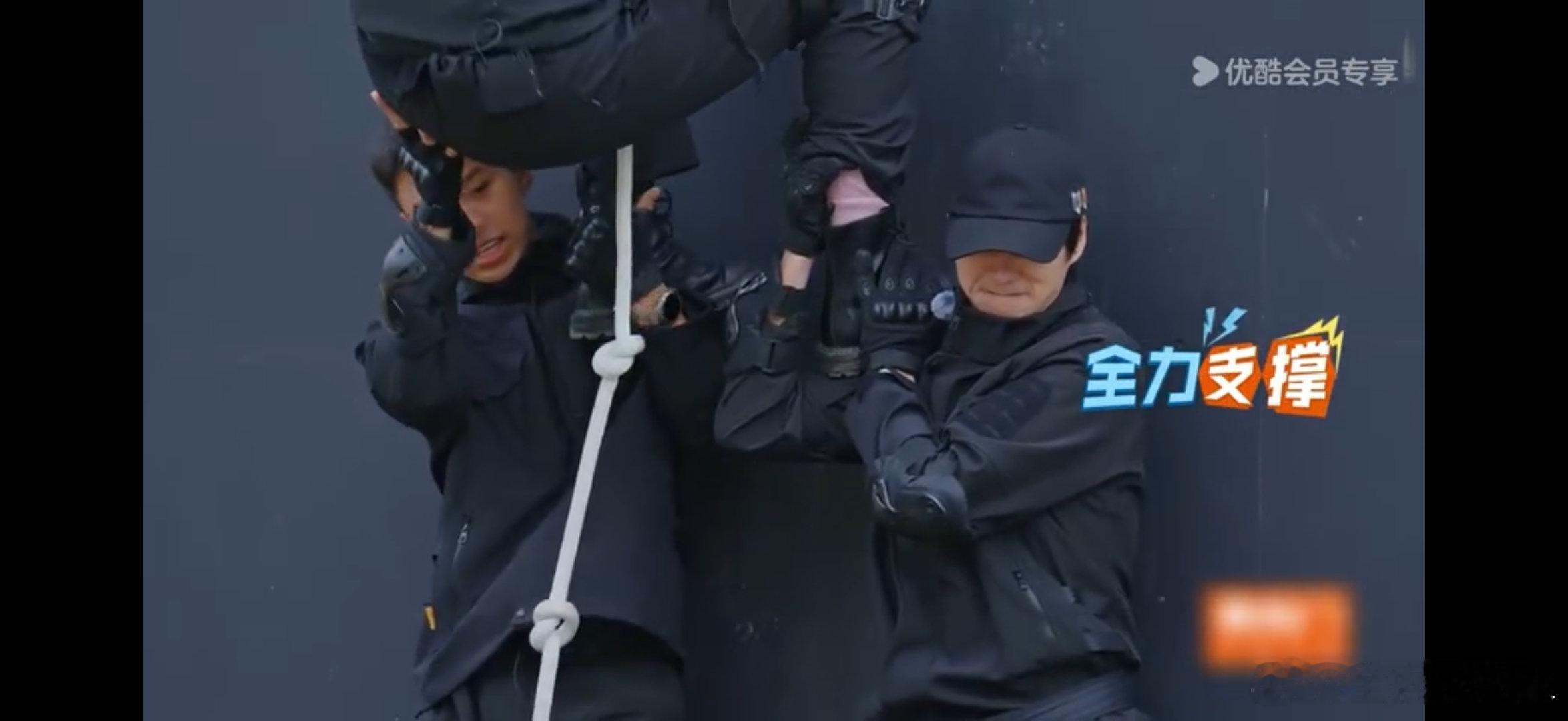 魏大勋付航等助力王传君周五晚高疯没有孤军奋战，只有并肩同行，齐心协力拉绳，护送闯