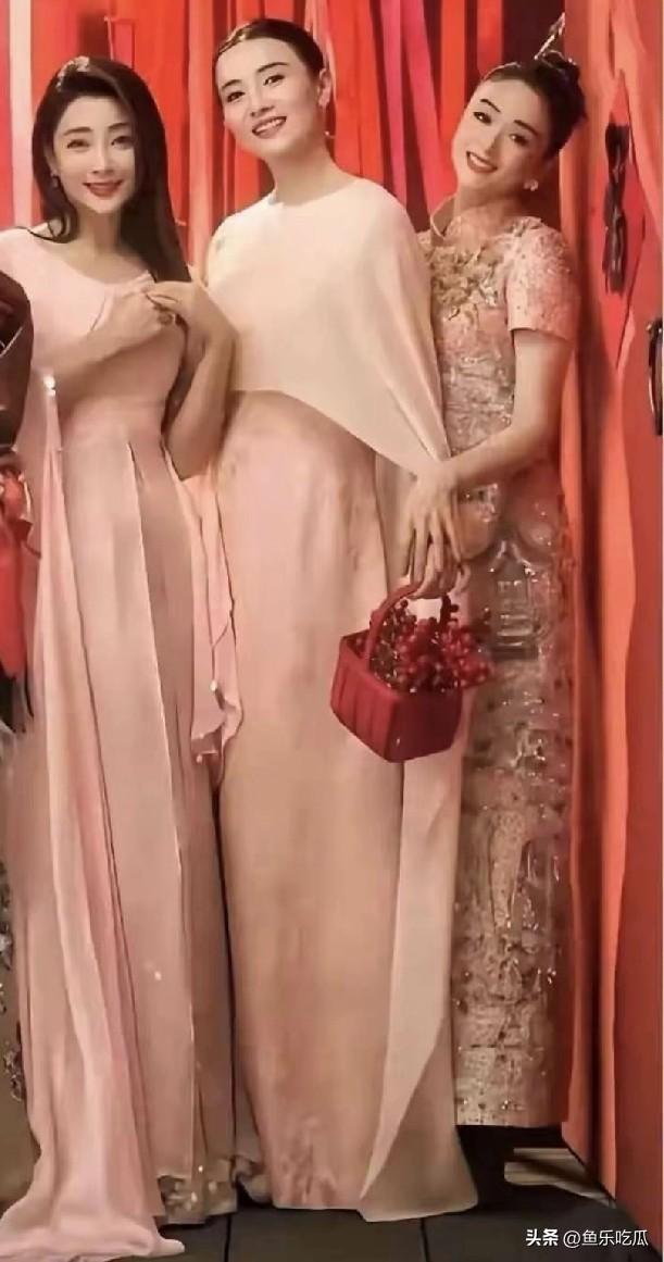 宋佳、殷桃、蒋欣这三位女明星你更喜欢哪一位？
宋佳带着一股潇洒随性，五官大气，表