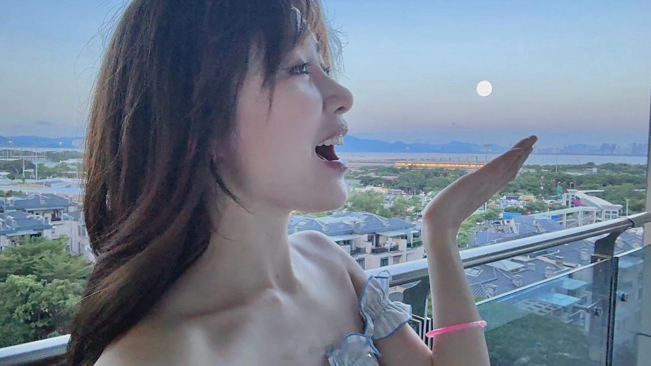中秋节快乐！！！🌕月亮太美了吧！！宝宝们～今晚吃什么啦？ ​​​