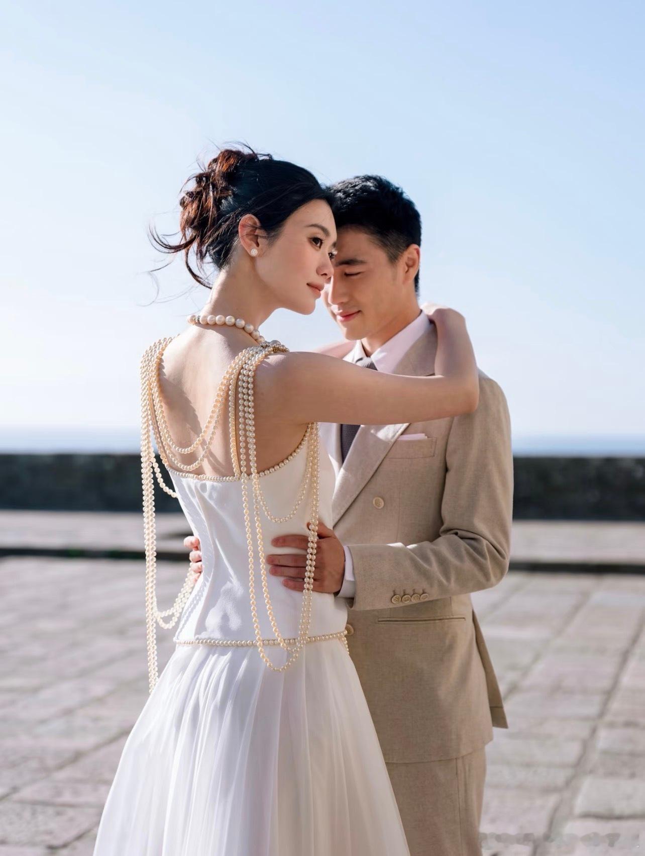 我羡慕奚梦瑶，但话说回来奚梦瑶就算没嫁给何猷君她也很成功也会很幸福，我觉得她性格