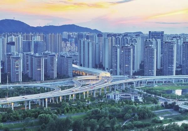 兴联路大桥潇湘大道互通C匝道即将通车，长沙交通脉络再添活力纽带

湘江之畔，长虹