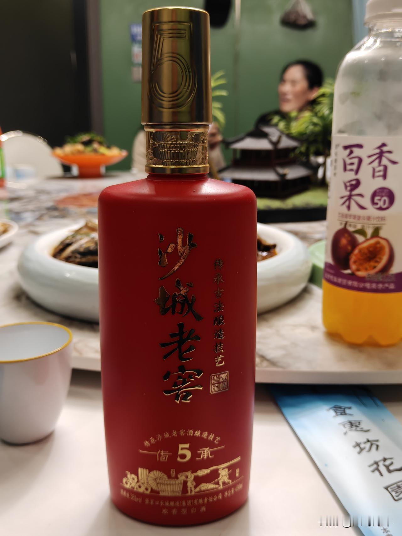 在昌黎县，又被请去食惠坊吃了顿饭，这个饭店的菜整体来说，可以说是色香味俱全，十六