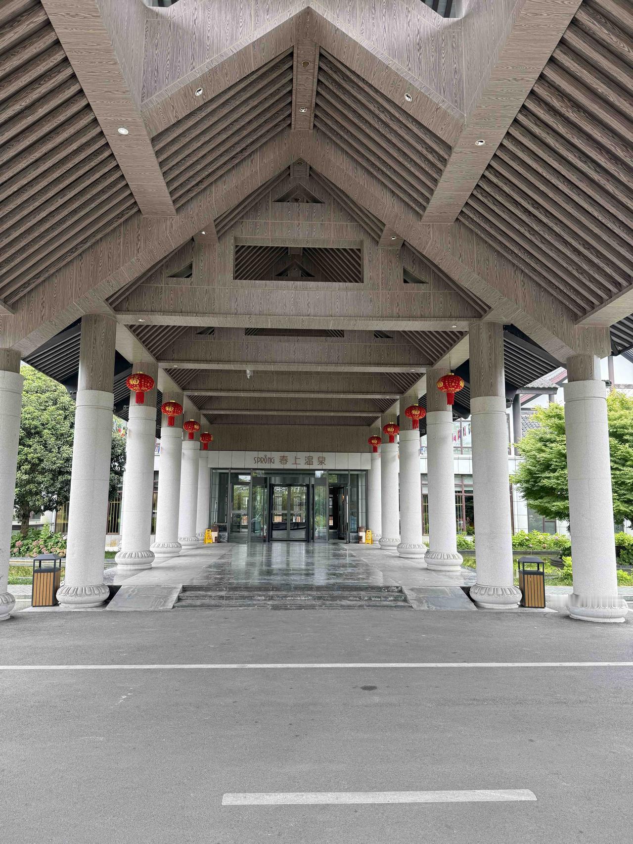 瓮安花间池、春上温泉。                             