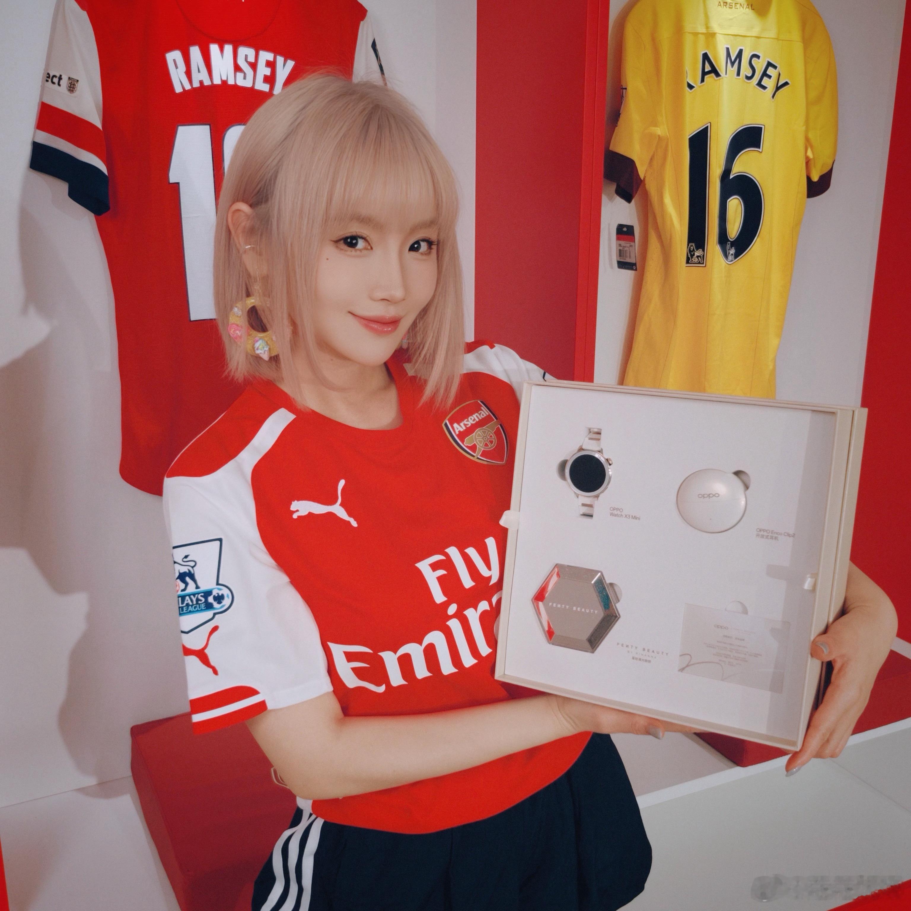 下周就要出发去🇬🇧了前几天收到了【OPPO & FENTY BEAUTY联名