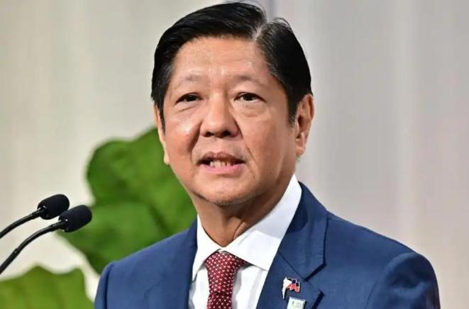 收到几艘二手巡逻艇、听了几句口惠而实不至的承诺，就敢去单挑东方大国，菲律宾这波“