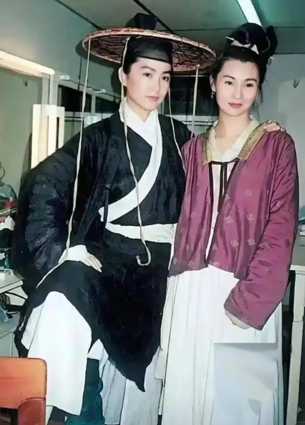 她俩都是《龙门客栈》里的人物，哪对看上去更搭？
图一的林青霞看着真是好英气，好潇