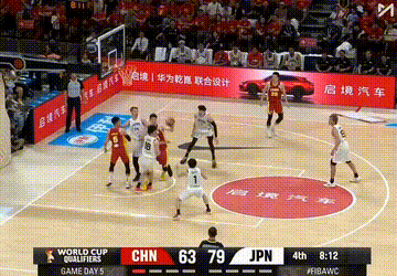 崩了崩了……落后19分，日本多点开花中国男篮vs日本男篮