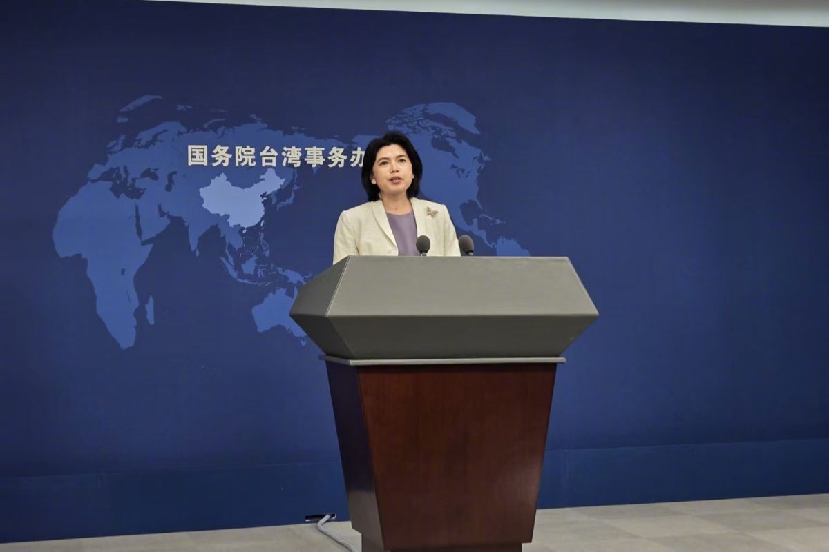 【大陆正告：台当局“跪美”难逃被吃干榨尽】（文/粘轶锋）11月19日上午，国台办