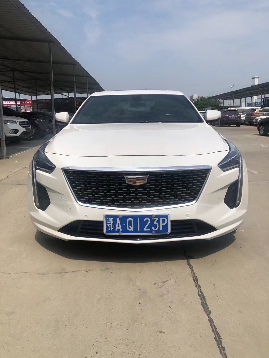 2019年19款凯迪拉克CT6时尚型28T，新车指导价 37.97 万，个人一手