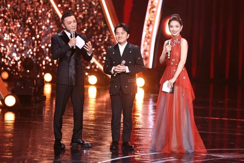 央视春晚主持人阵容官宣啦！每次春晚主持人阵容都备受关注，他们就像春晚这场盛宴的“