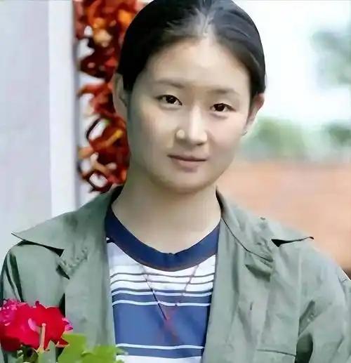 17年前，王亚彬因专注舞蹈事业离开《乡村爱情》，被误解“忘恩负义”。如今她以舞蹈