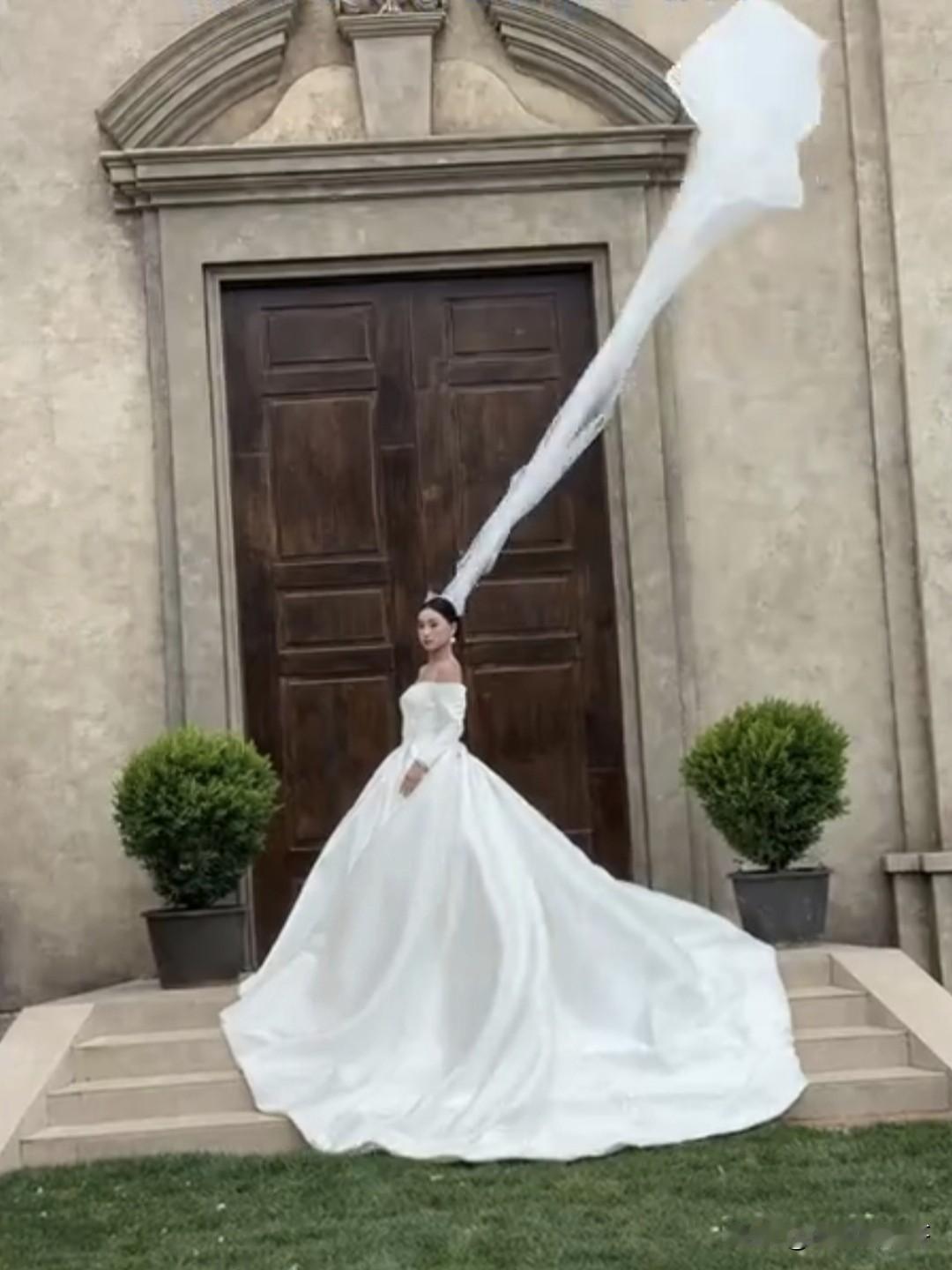 拍婚纱时天公作美，一秒出片