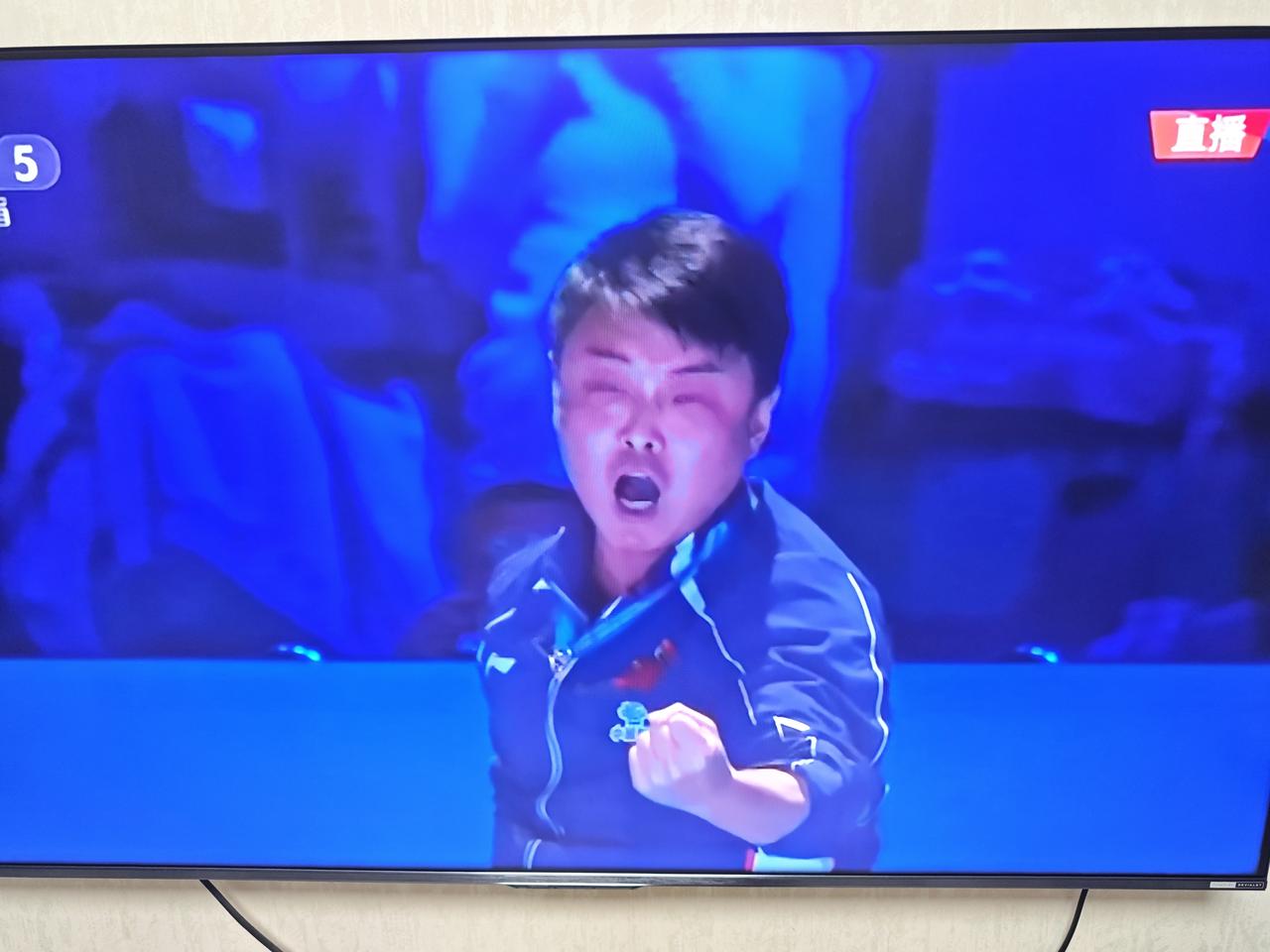 突然发觉，当教练竟是如此煎熬。
     昨天，对国乒的两位主教练马琳和王皓而言