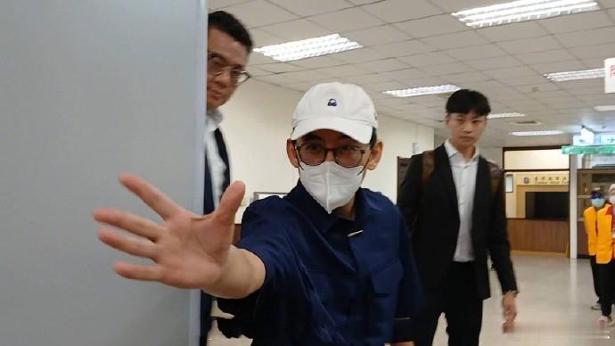 黄子佼二审仅承认部分罪名黄子佼拒绝向被害人道歉 26日，黄子佼涉嫌持有未成年人性