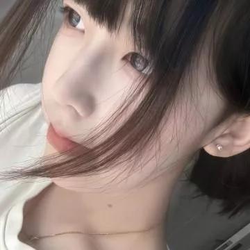 甜美少女风，白皙肌肤，自然妆容，温柔可爱。温柔甜美风妆容 自然粉嫩妆容 元气甜妹