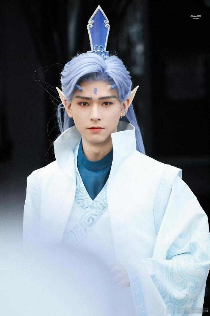 龚俊cos敖丙龚俊这波 cos 敖丙，妥妥的视觉盛宴，谁能不被他的帅气征服 ！你
